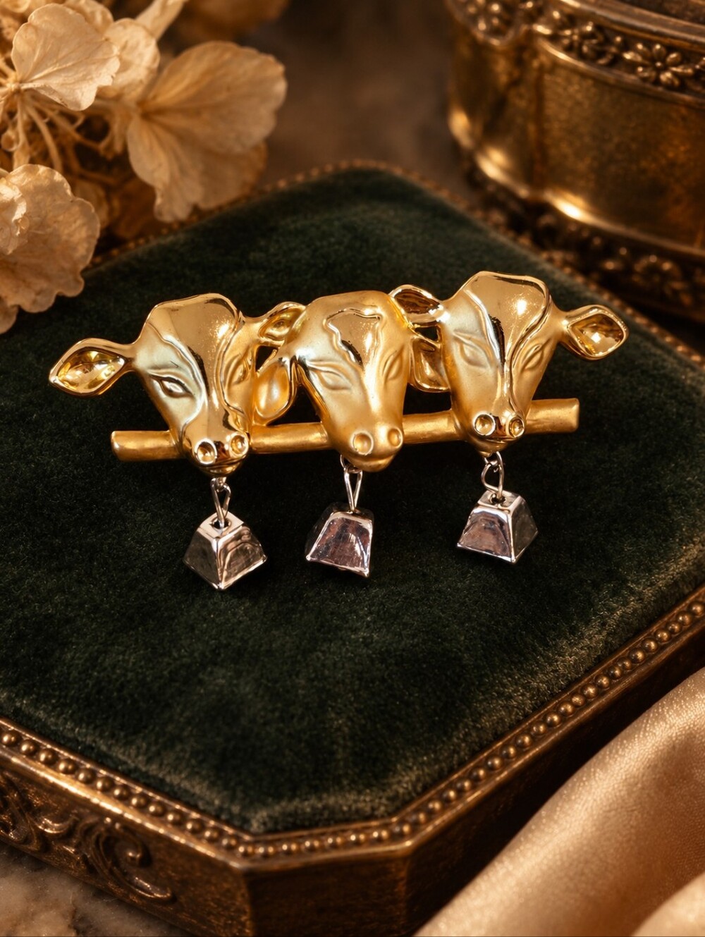 Vintage AJC Signed Three Cows & Dangling Cowbells Brooch Pin Gold Tone Whimsical